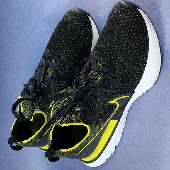Nike React Infinity Run Flyknit Black Sonic Yellow Sneaker Shoe - Picture 3 of 7